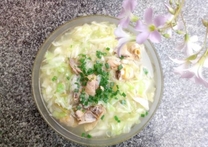 Canh ga bap cai 5 705x500 - Top 15 cách nấu canh gà thơm ngon, cực bổ dưỡng cho gia đình