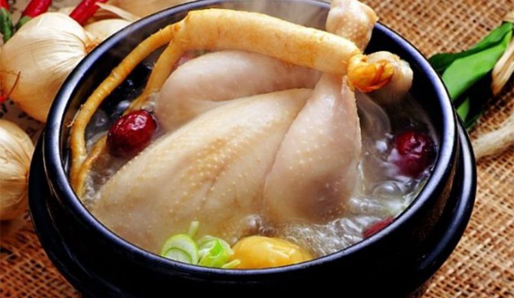 Canh ga ham sam 8 750x435 - Top 15 cách nấu canh gà thơm ngon, cực bổ dưỡng cho gia đình